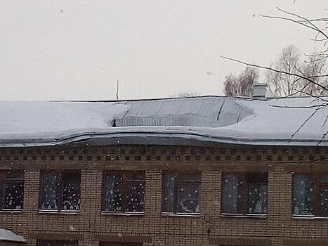 В Яранске у детского сада обрушилась крыша