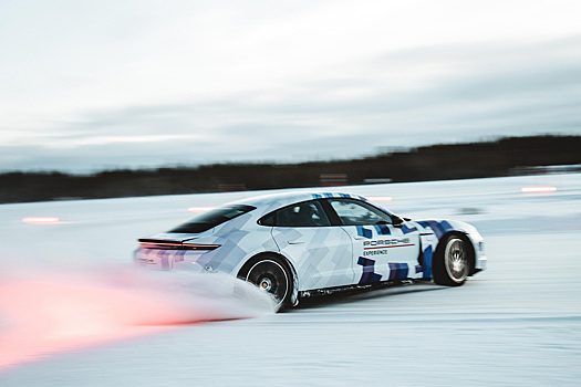 Porsche Taycan установил новый рекорд дрифта на льду