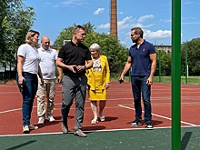 Председатель Оренбургского горсовета оценила ход работ на спортплощадке школы №64