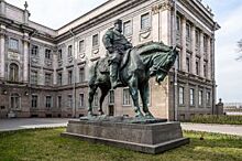 Памятник Александру III в Петербурге. Перенести или оставить?
