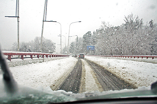 Ни проехать, ни пройти: Чечню и Дагестан засыпало снегом