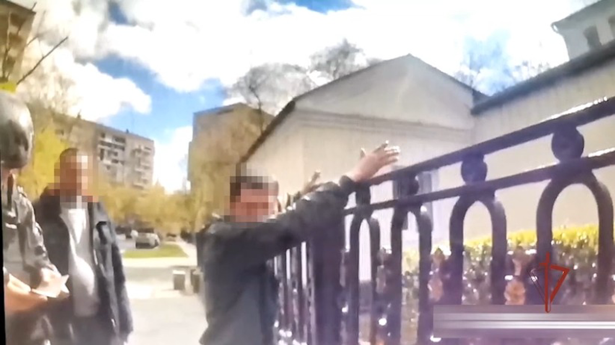 Мужчина напал с ножом на своего работодателя на западе Москвы, Видео