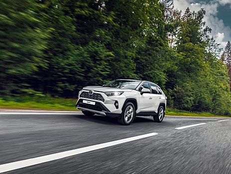 Toyota RAV4 стал Автомобилем года в Японии