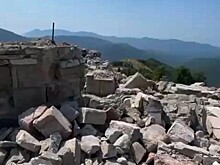 Вандалы испохабили и разрушили одну из главных достопримечательностей Геленджика