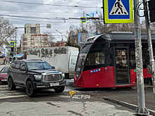 ДТП с 13-м трамваем вновь парализовало центр Новосибирска