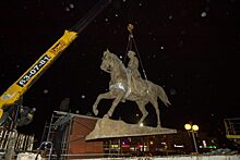Памятник маршалу Константину Рокоссовскому временно демонтировали в Улан-Удэ