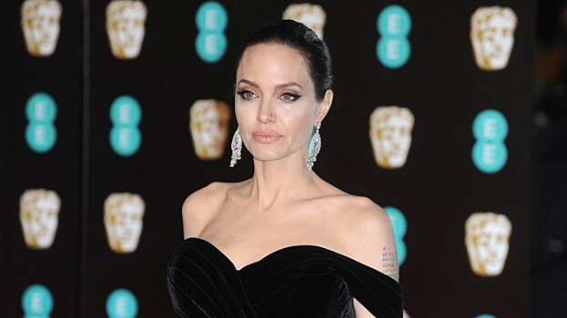 СМИ: Брэд Питт довел Джоли до полного истощения — фото