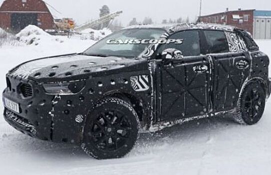 Компактный внедорожник Volvo XC40 засветился в серийном кузове