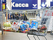 Эксперты рассказали, какие продукты могут подорожать вслед за долларом