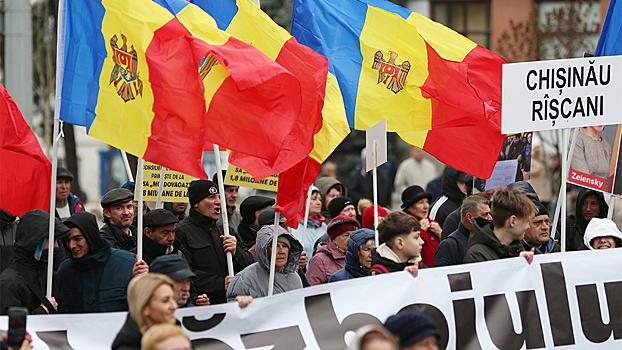 Предложение депутата сообщать о критике правящей партии вызвало гнев молдаван