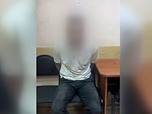 Рецидивист, напавший на улице на благовещенку, пытался сбежать от силовиков, выпрыгнув с третьего этажа