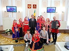Валерий Лидин поздравил фольклорный ансамбль «Росиночка» с 30-летием