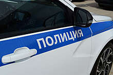 В Кузбассе два школьника порезали шины на 10 машинах и попали на видео