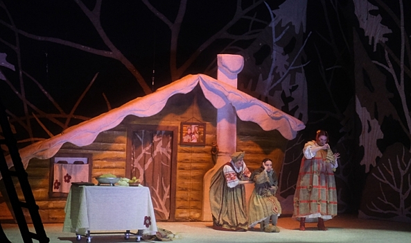 Волгоградский ТЮЗ показал премьеру зимней сказки