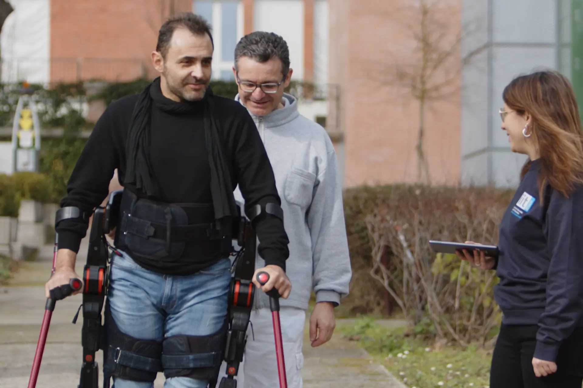 В Италии презентовали экзоскелет, который вернет мобильность инвалидам