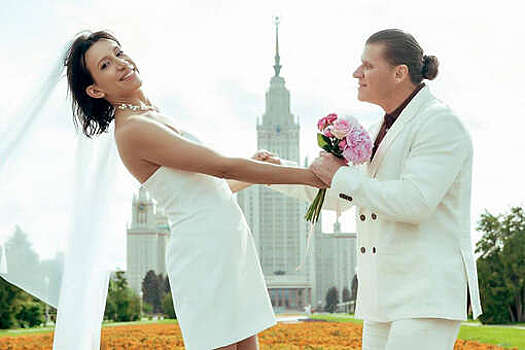 Юмористка Eлена Борщева отпраздновала юбилей брака в ЗАГСе