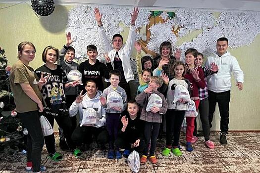 1400 детей в ЛНР получили новогодние подарки от платформы «Россия – страна возможностей»