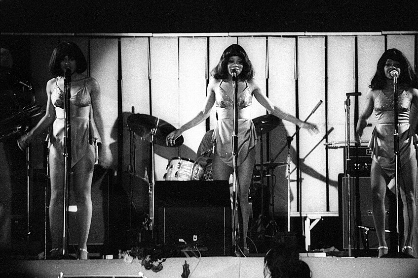 Американская певица, актриса Тина Тернер во время выступления в Мюнхене в 1974 году