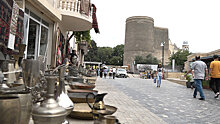Туристам сложно добраться до некоторых мест в Старом городе Баку