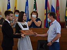 В районе 29 выпускников-отличников получили медали «За особые успехи в учении» (фото)