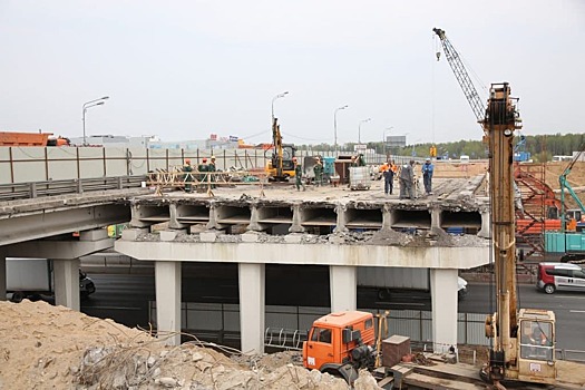 На развязке МКАД с Алтуфьевкой начали демонтировать мост