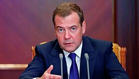 Медведев высмеял Зеленского в своем поздравлении с 1 мая