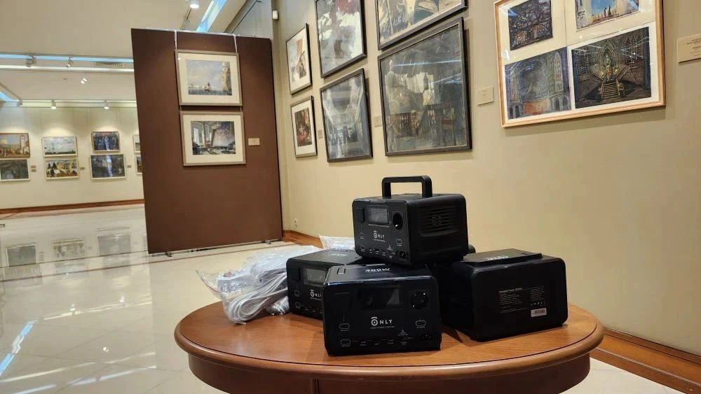 Оренбургский музей ИЗО передал пять портативных электростанций коллегам из Белгорода