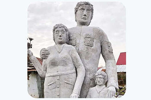 В Челябинской области местные жители не одобрили памятник "Семья солдата СВО"