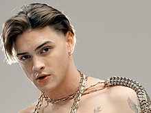 Популярный испанский актер снялся с голым торсом для Esquire