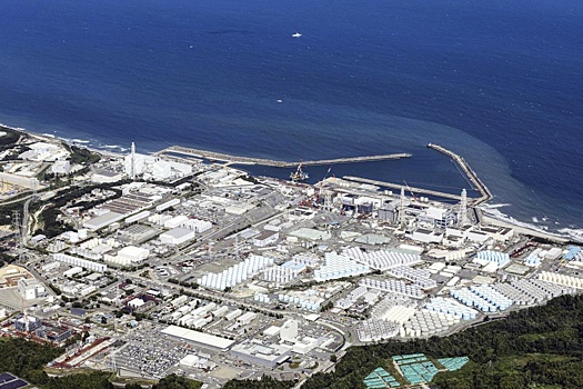 Япония начала сброс воды с "Фукусимы-1": как это повлияет на Дальний Восток