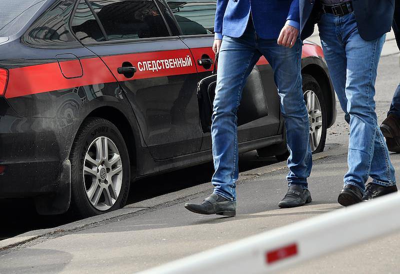 Пьяный подросток во время застолья напал с ножом на подругу матери