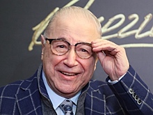 Евгений Петросян поделился кадром из семейного отпуска на Мальдивах