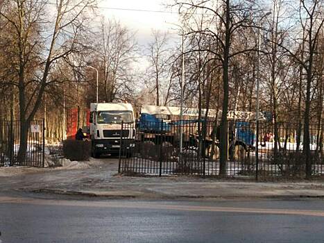 Стоил пять миллионов: элитный туалет исчез из парка в Дзержинске