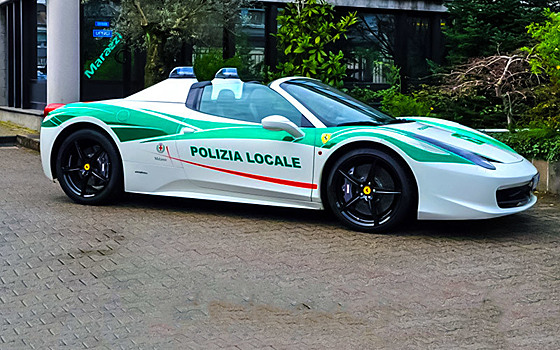 Миланские полицейские присвоили конфискованную Ferrari