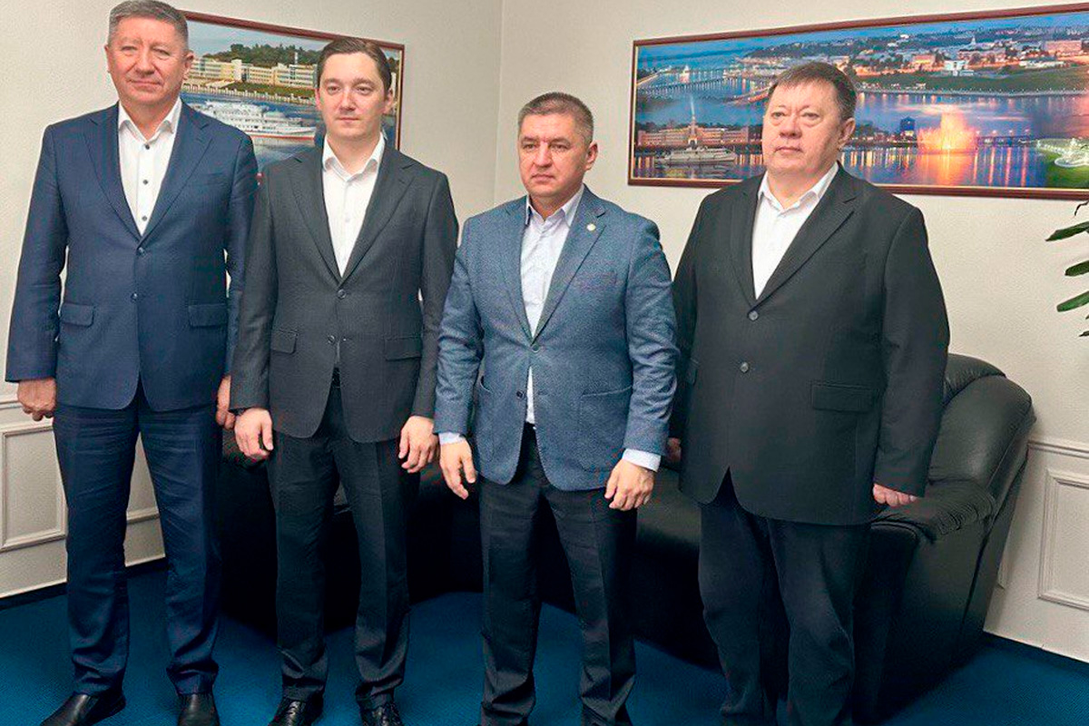 Глава Чебоксар Владимир Доброхотов поделился с делегацией из Стерлитамака опытом города по модернизации троллейбусного парка