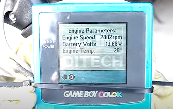 Peugeot использовала Game Boy для диагностики скутеров в начале века