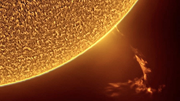 Космические лучи приспособили для наблюдений за выбросами с Солнца