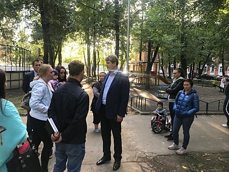 Глава управы Алтуфьевского обсудил с жителями вопросы содержания территорий