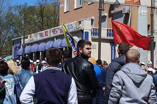 Приморские коммунисты «повенчались» с Навальным