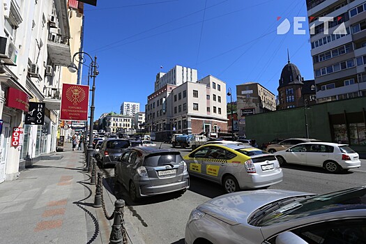 Водители Владивостока создали в выходной день пробки