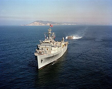 Китай обвинил ВМС США во вторжении в свои воды