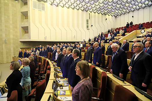 Депутаты Заксобрания единогласно поддержали отчёт Андрея Травникова