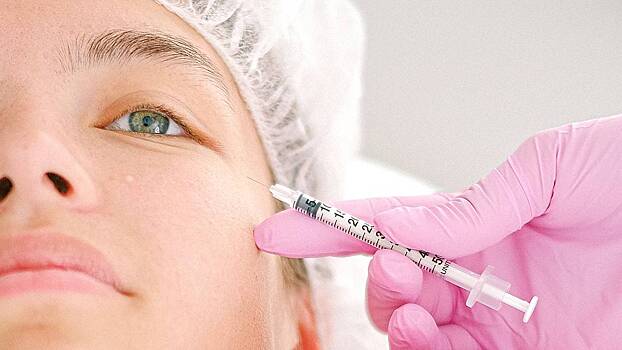 Чем опасны самостоятельные «уколы красоты»