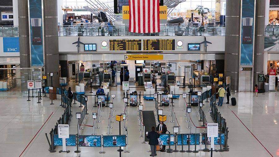 Борт спецотряда Россия приземлился в Нью-Йорке