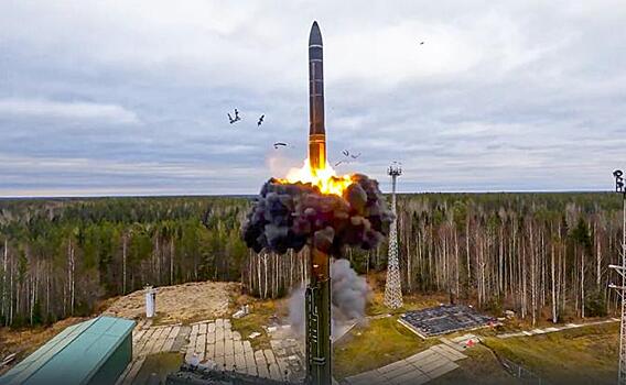 Науман Садык: США мечтают истощить Россию – и вынудить обменять ядерный арсенал на «общечеловеческие плюшки»