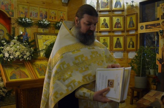 Участников написания иконы для я храма Патриарха Московского в Зюзине наградили