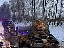 В ДТП под Тольятти водитель, столкнувшийся с микроавтобусом, сгорел заживо внутри машины