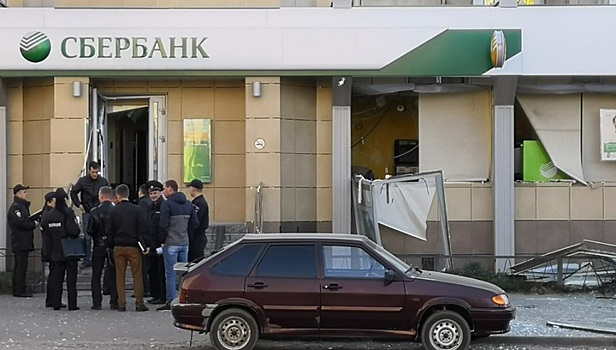 Появилось видео минирования банкомата "Сбербанка" в Костроме
