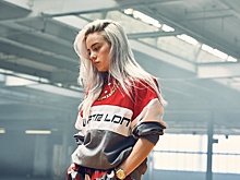 Кто такая Билли Айлиш и почему всех волнует ее грудь?