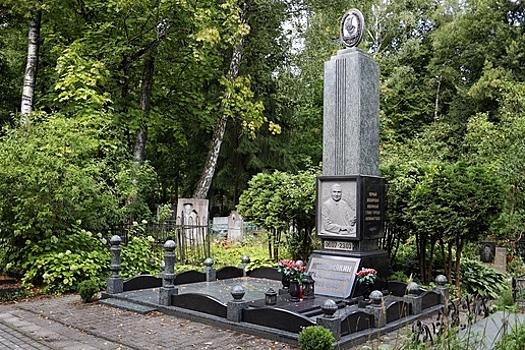 Известные люди, похороненные в Калининграде, часть 1: князь, актриса, градоначальники и губернаторы